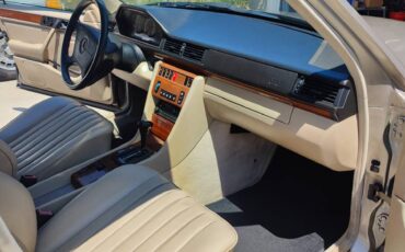 Mercedes-benz-e320-wagon-1995-brown-13