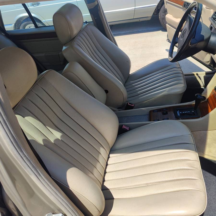 Mercedes-benz-e320-wagon-1995-brown-14