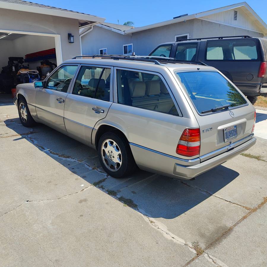 Mercedes-benz-e320-wagon-1995-brown-4