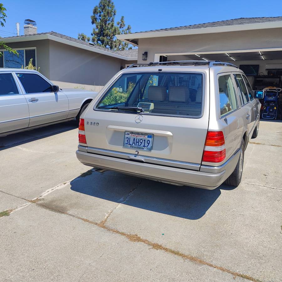 Mercedes-benz-e320-wagon-1995-brown-5