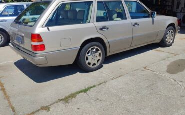 Mercedes-benz-e320-wagon-1995-brown-6