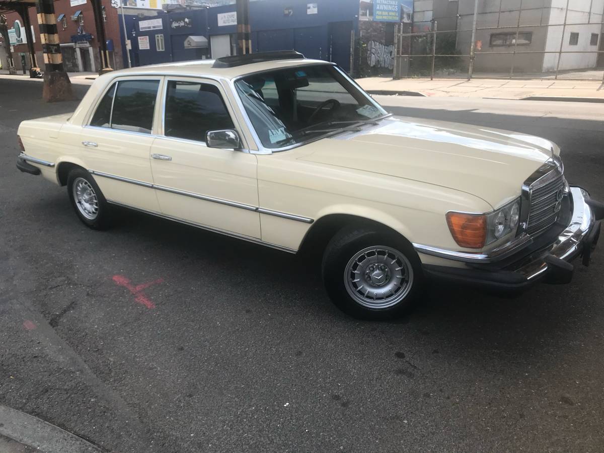 Mercedes-benz-s-class-1977-yellow-10
