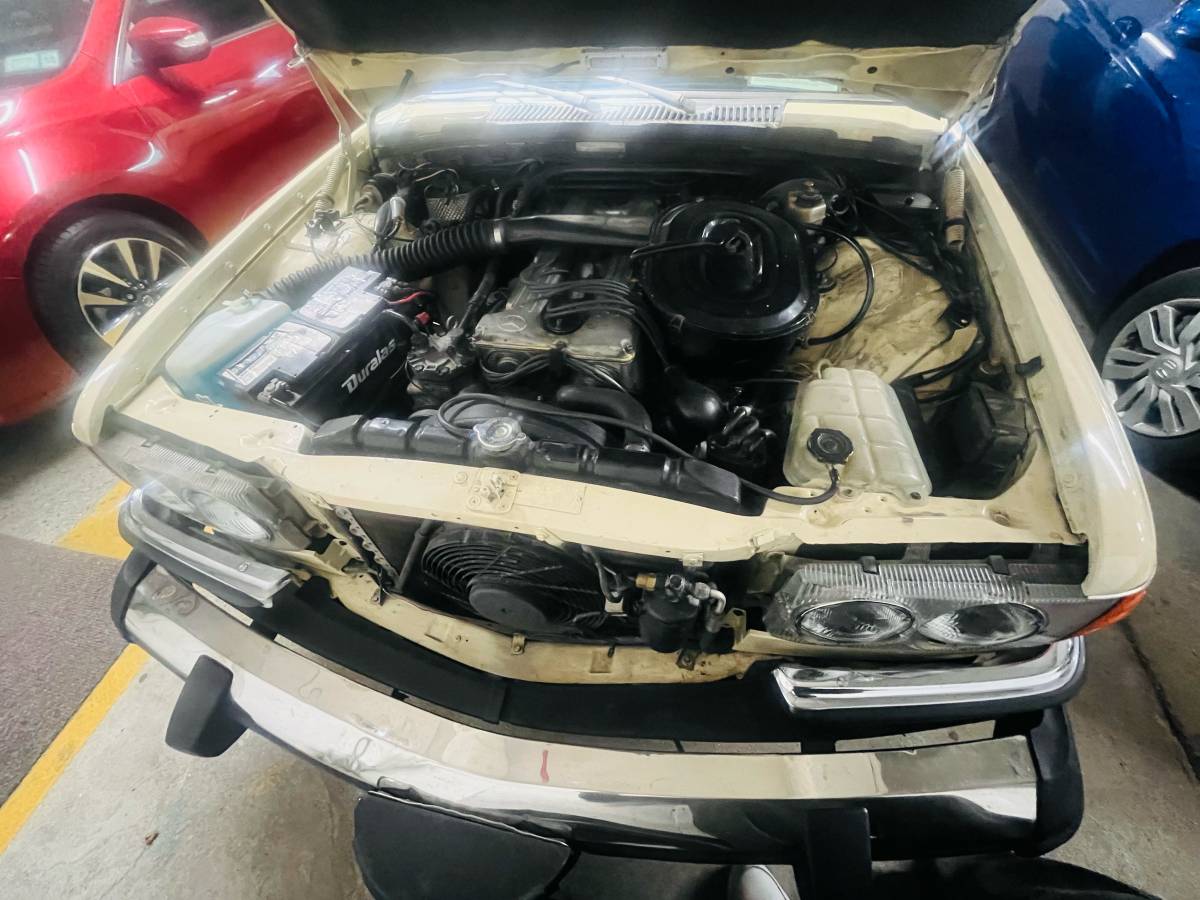 Mercedes-benz-s-class-1977-yellow-13