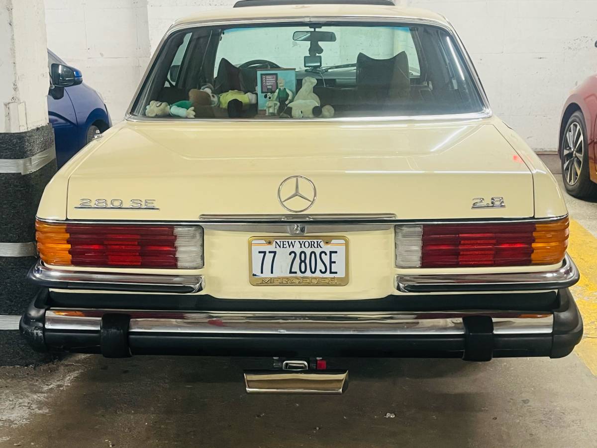 Mercedes-benz-s-class-1977-yellow-15