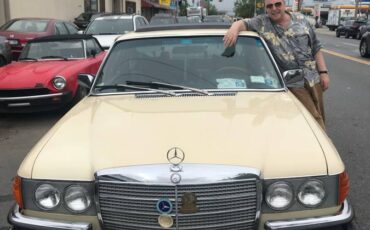 Mercedes-benz-s-class-1977-yellow-17