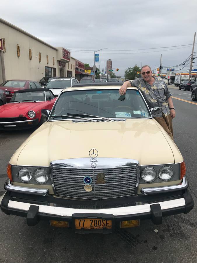 Mercedes-benz-s-class-1977-yellow-17