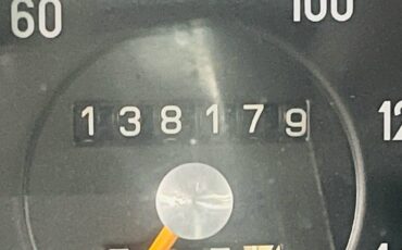 Mercedes-benz-s-class-1977-yellow-19