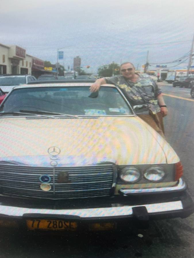 Mercedes-benz-s-class-1977-yellow-2