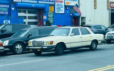 Mercedes-benz-s-class-1977-yellow-23