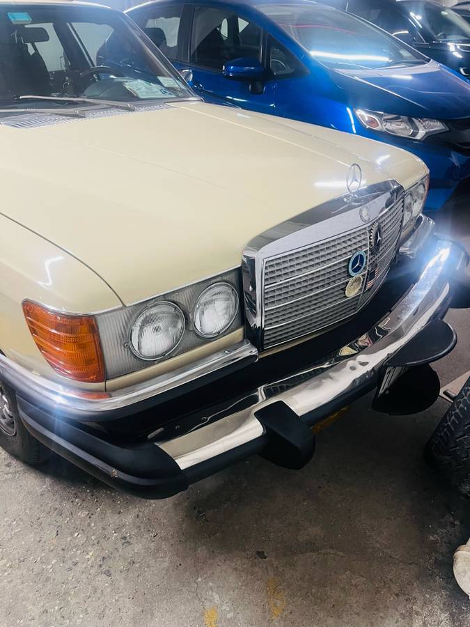 Mercedes-benz-s-class-1977-yellow-6