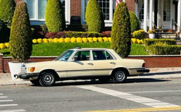 Mercedes-benz-s-class-1977-yellow-8