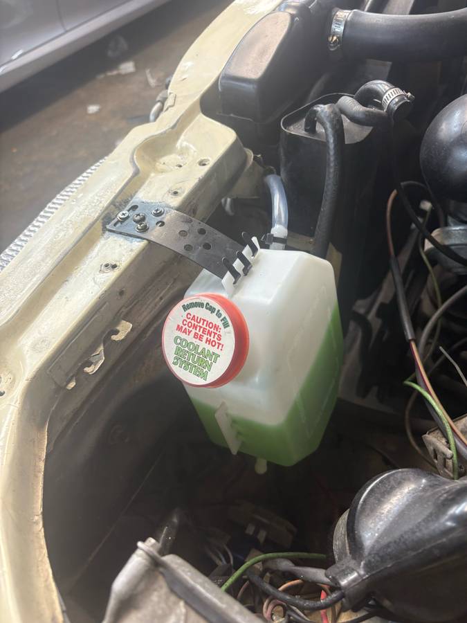 Mercedes-benz-s-class-1977-yellow