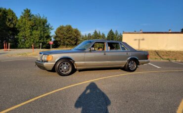 Mercedes-benz-s-class-1986-4