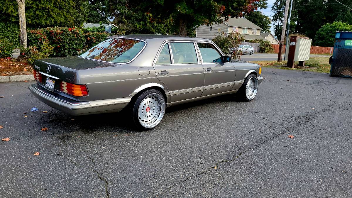 Mercedes-benz-s-class-1986-6