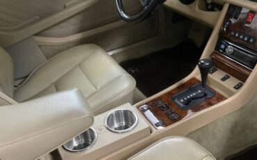 Mercedes-benz-s-class-1990-silver-1