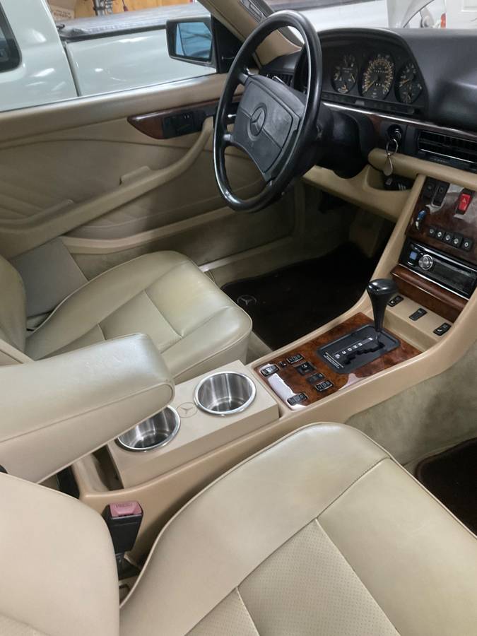 Mercedes-benz-s-class-1990-silver-1