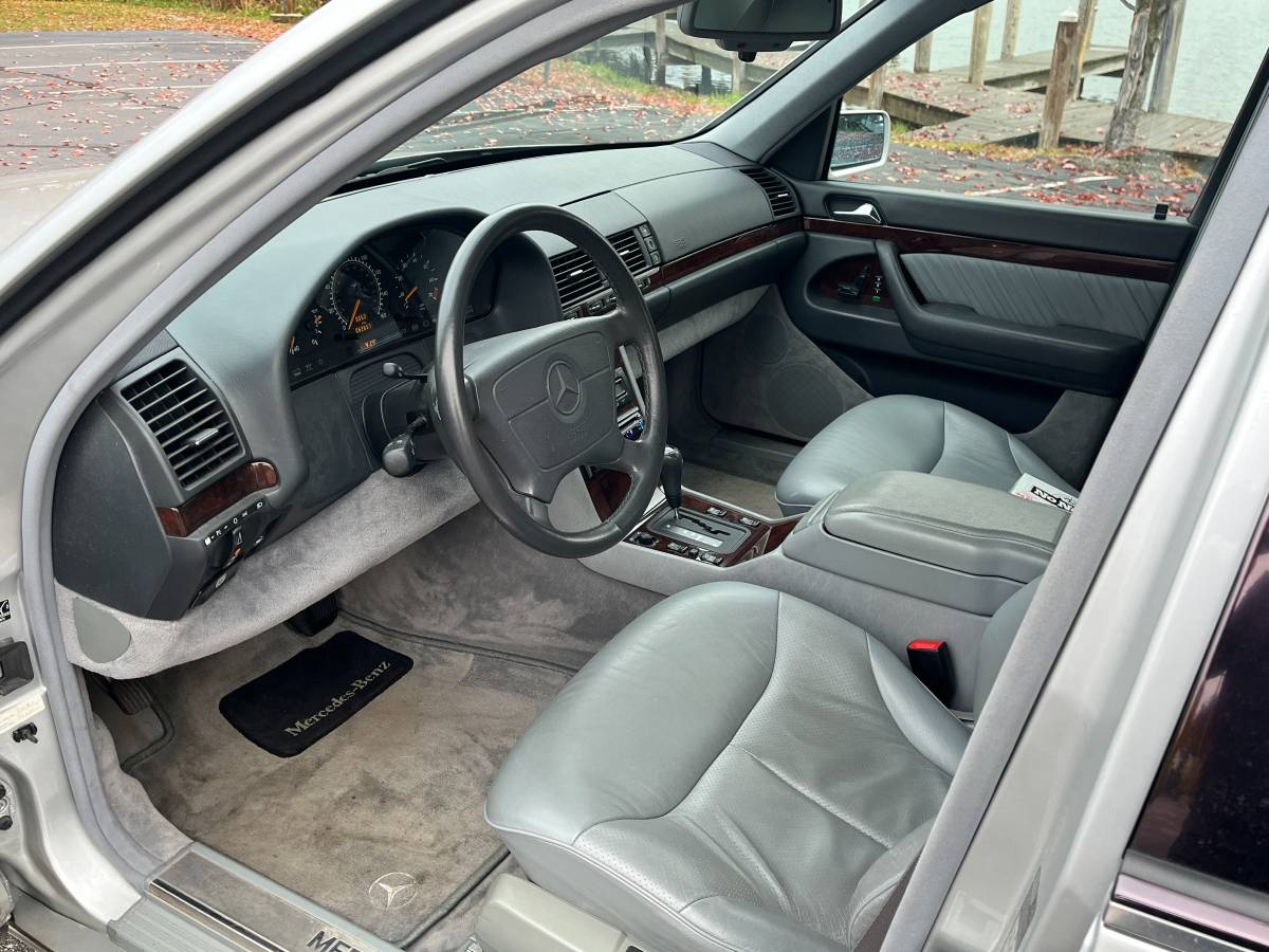 Mercedes-benz-s-class-1996-3