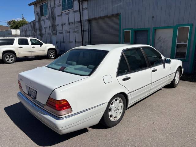 Mercedes-benz-s-class-1996-3
