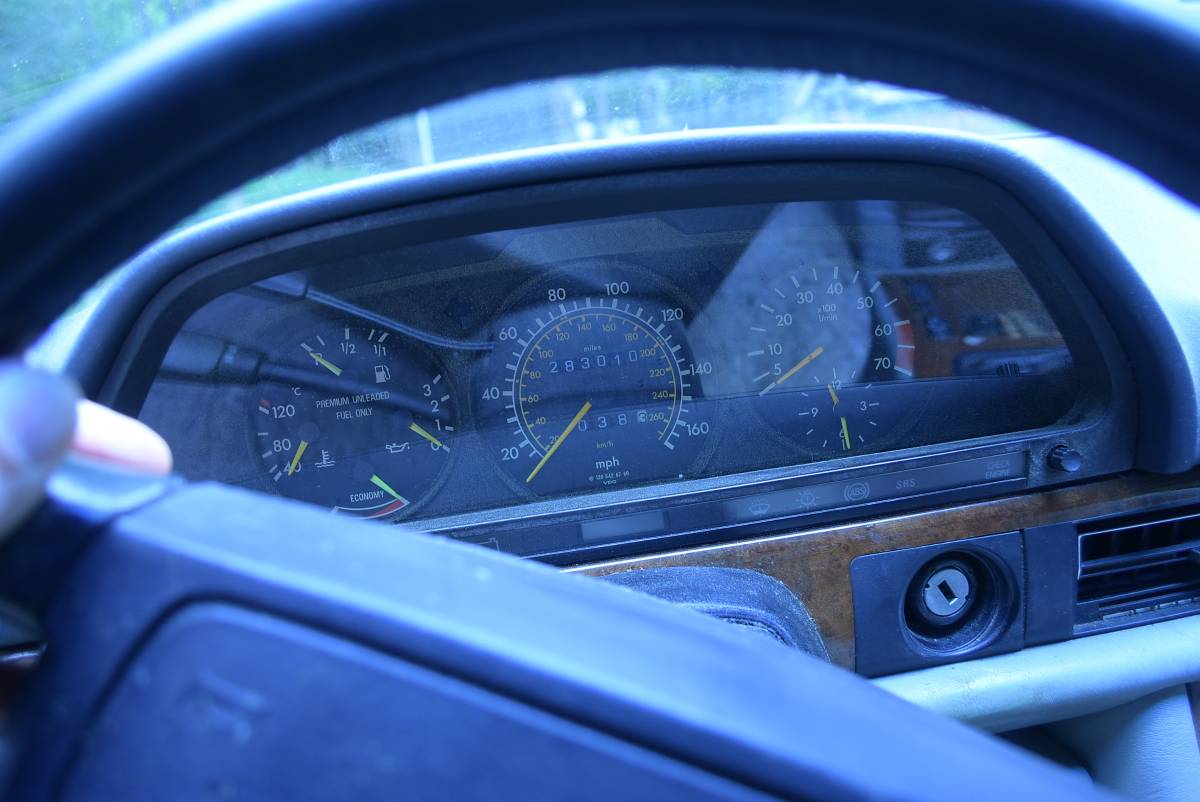 Mercedes-benz-s-class-sec560-1990-grey-10