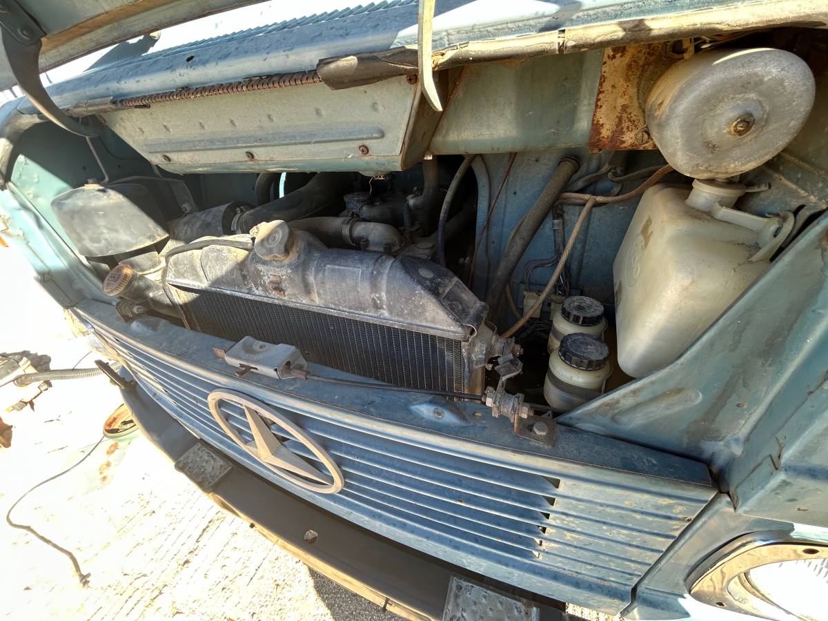 Mercedes-benz-sprinter-diesel-1972-10