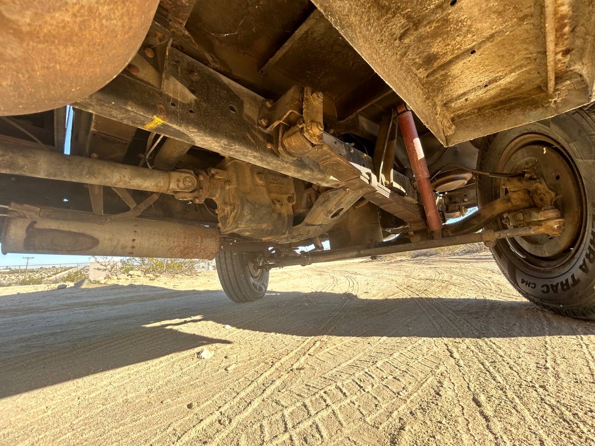 Mercedes-benz-sprinter-diesel-1972-6