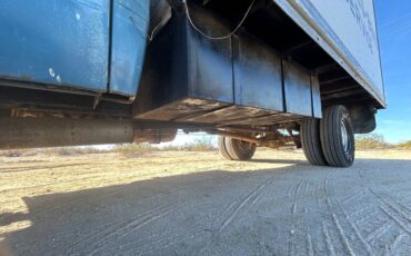 Mercedes-benz-sprinter-diesel-1972-8