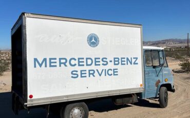 Mercedes-benz-sprinter-diesel-1972-9