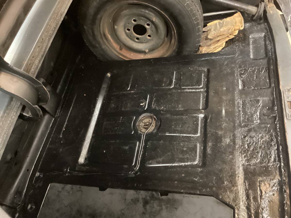 Mercedes-diesel-1961-grey-7