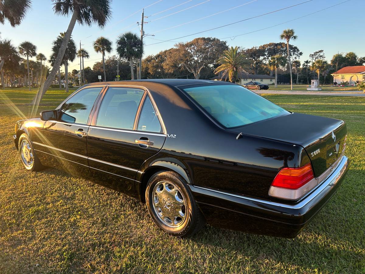 Mercedes-s600-sedan-1995-11