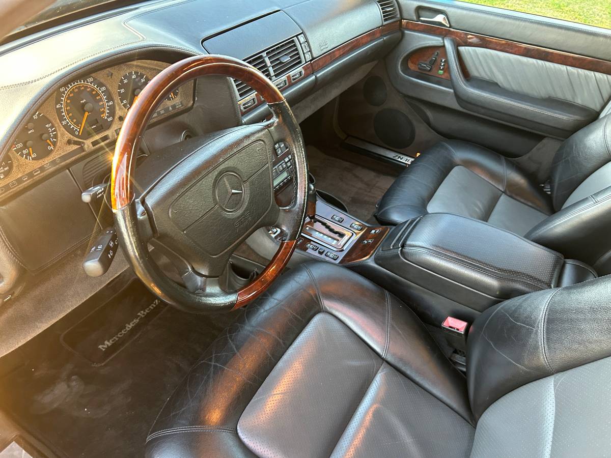 Mercedes-s600-sedan-1995-13