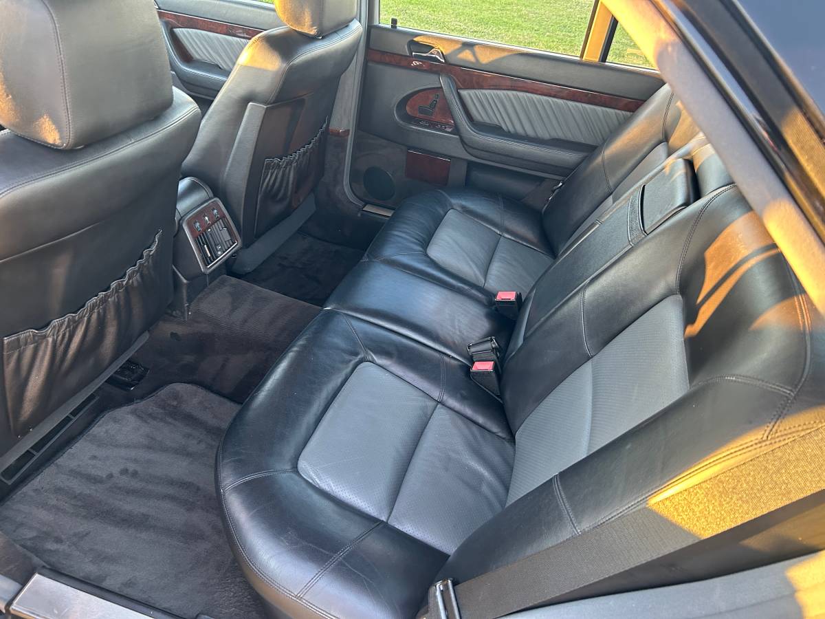 Mercedes-s600-sedan-1995-14