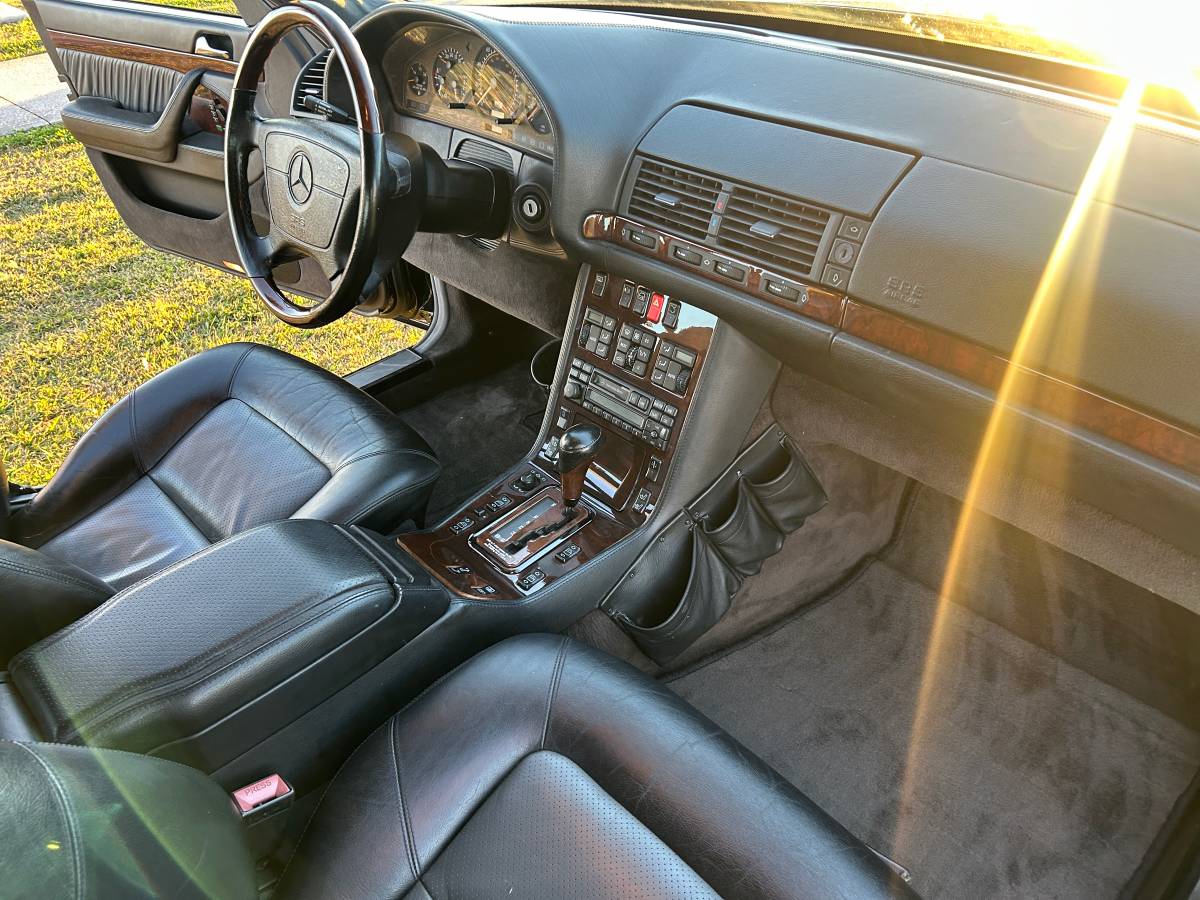 Mercedes-s600-sedan-1995-19