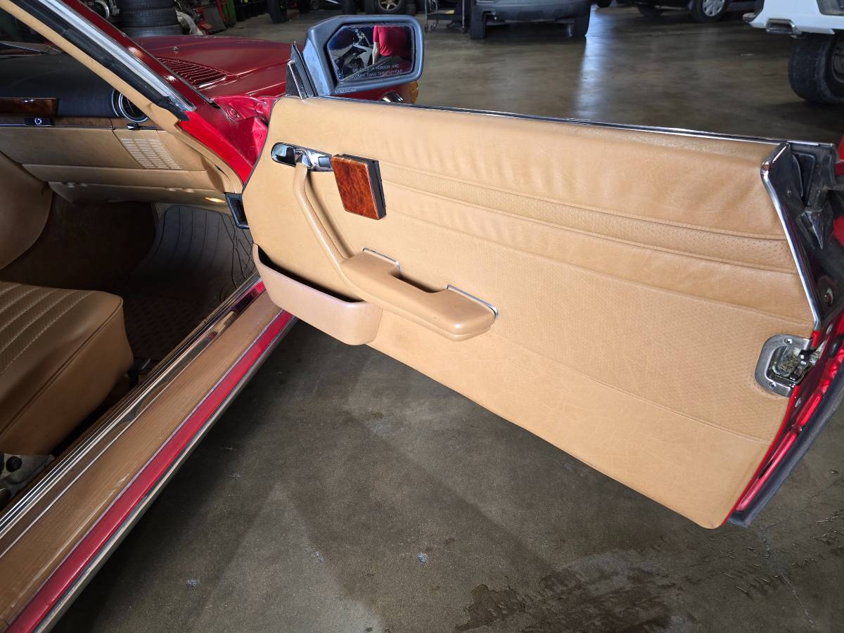 Mercedez-benz-560sl-amg-1987-red-8