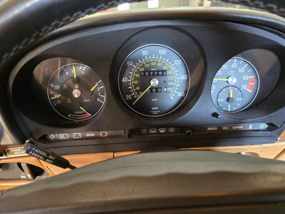 Mercedez-benz-560sl-amg-1987-red-9