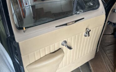 Mercury-8-1949-Sedan-18