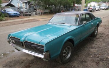 Mercury-Cougar-1967-2-Door-Sedan-7