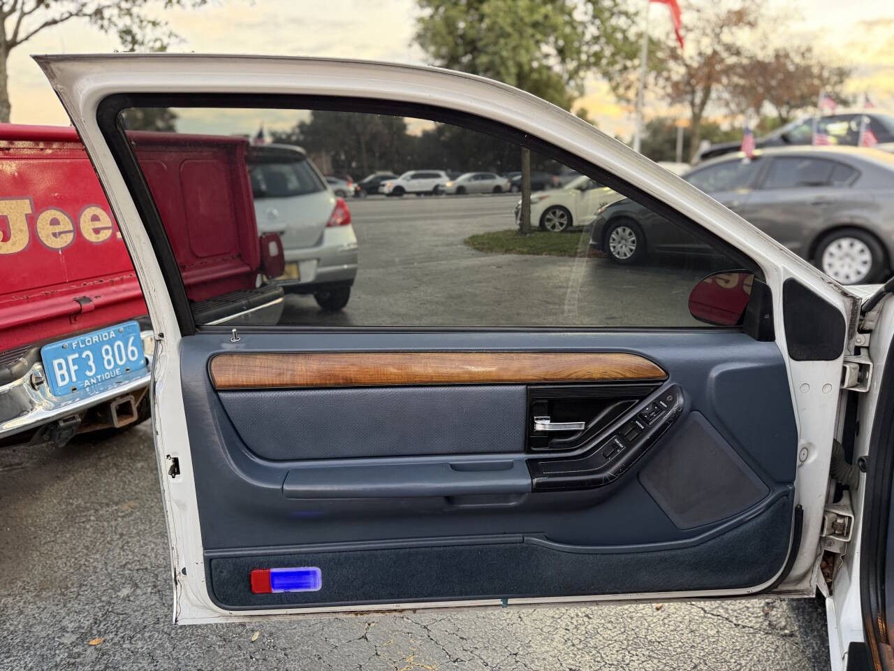 Mercury-Cougar-1990-Coupe-10