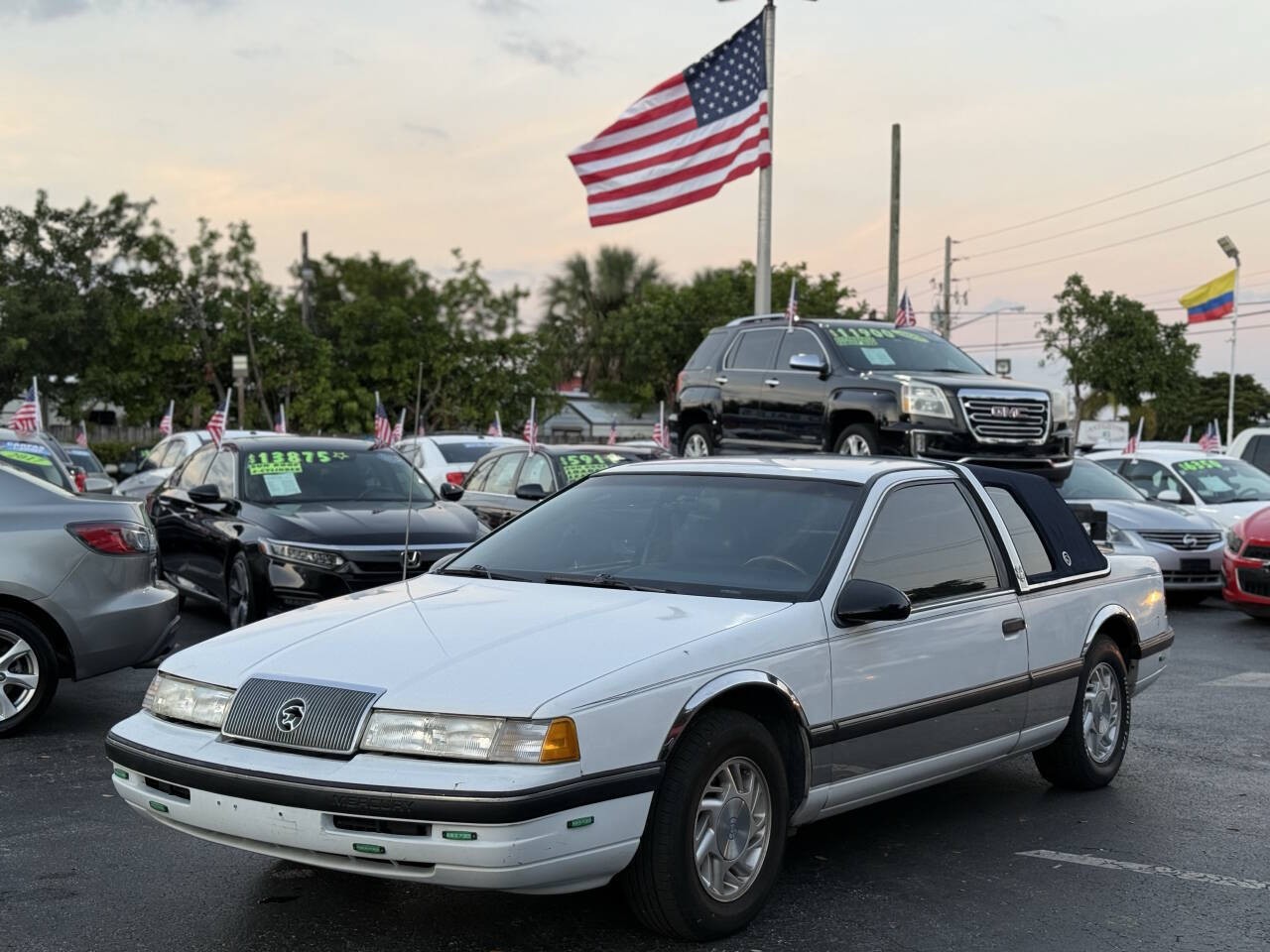 Mercury-Cougar-1990-Coupe
