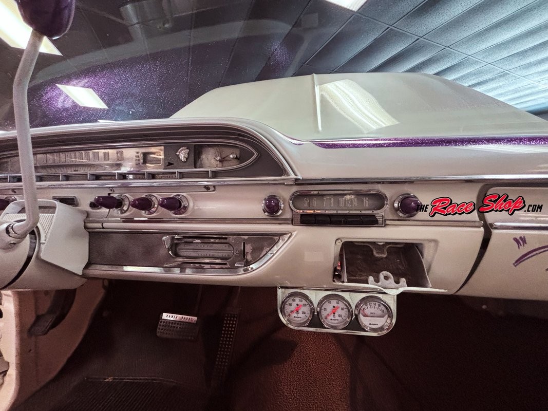 Mercury-Meteor-1961-Sedan-21