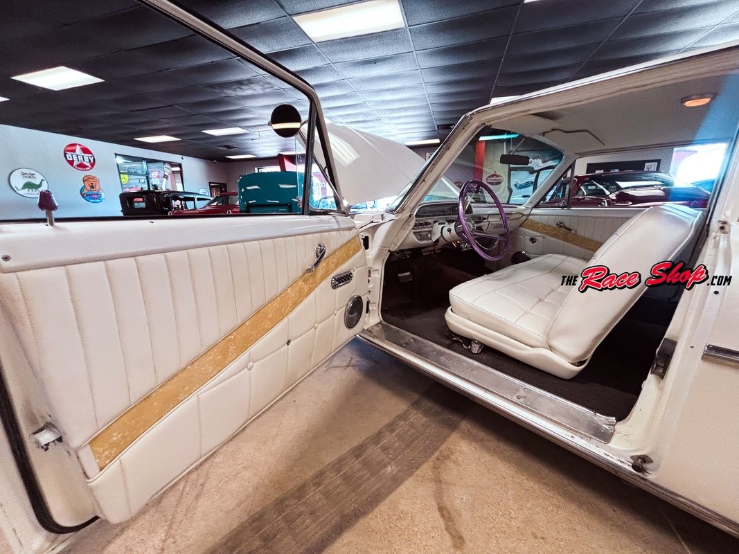 Mercury-Meteor-1961-Sedan-24