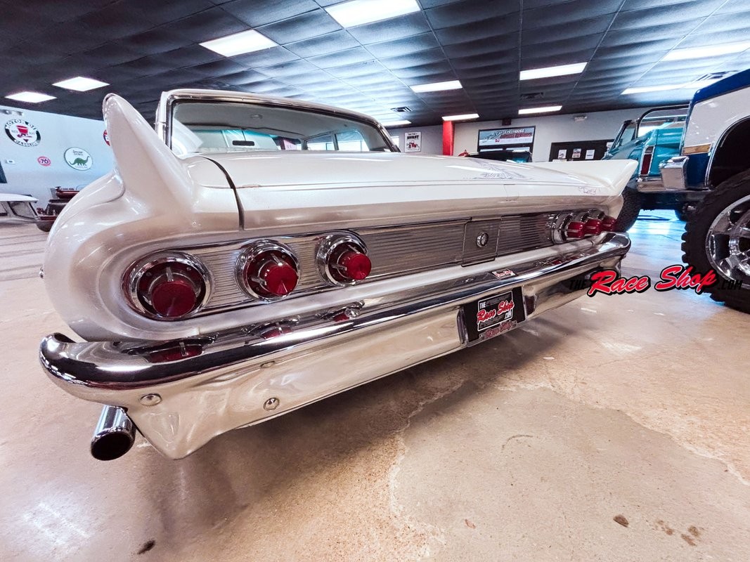 Mercury-Meteor-1961-Sedan-25