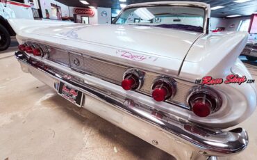 Mercury-Meteor-1961-Sedan-26