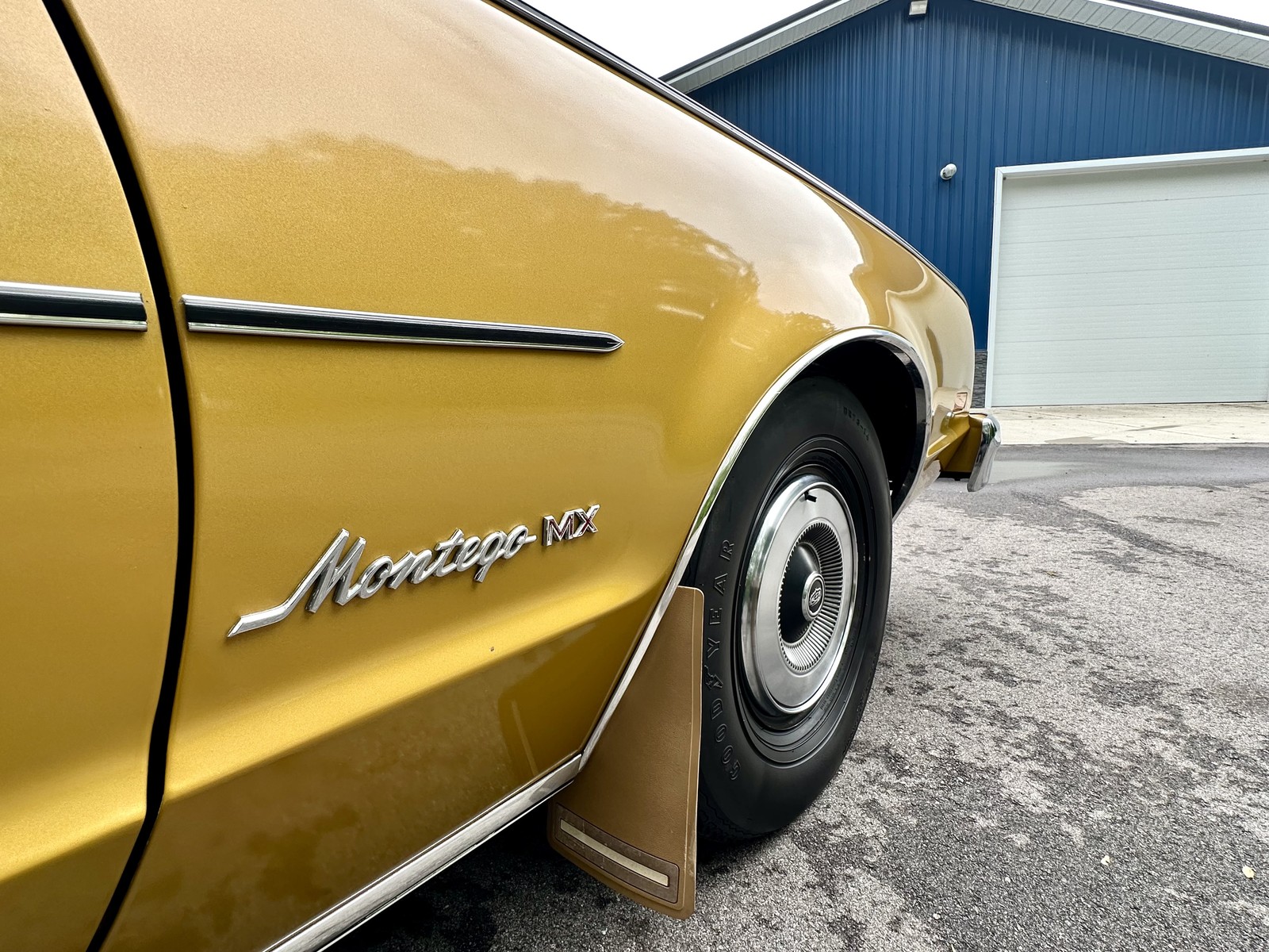 Mercury-Montego-1974-MUSEUM-QUALITY-1-OWNER-11