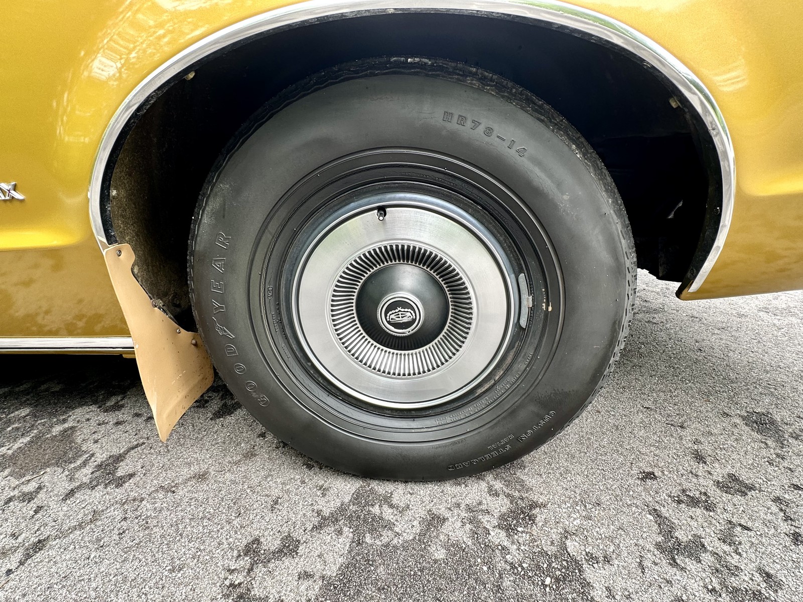 Mercury-Montego-1974-MUSEUM-QUALITY-1-OWNER-12