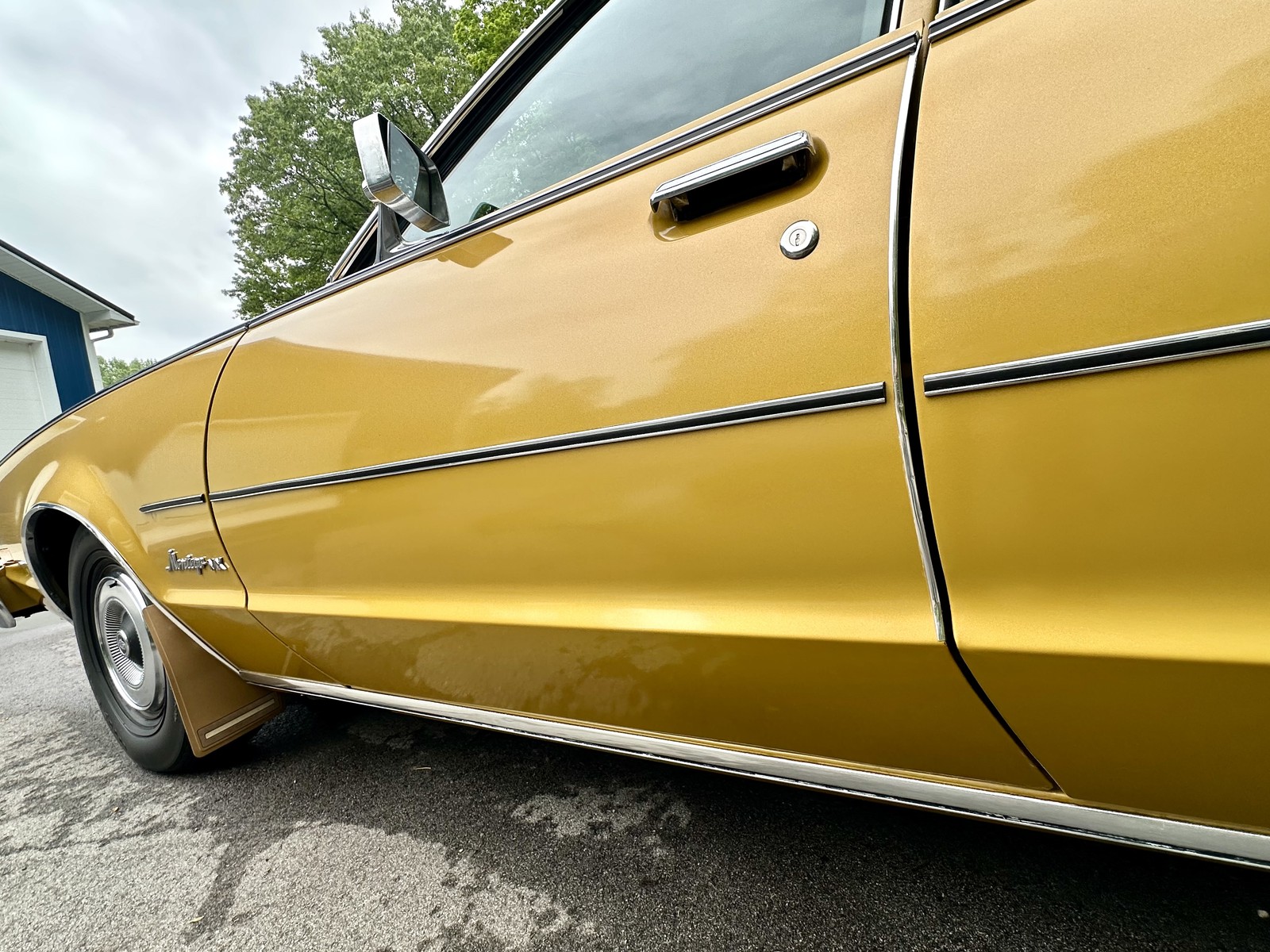 Mercury-Montego-1974-MUSEUM-QUALITY-1-OWNER-21