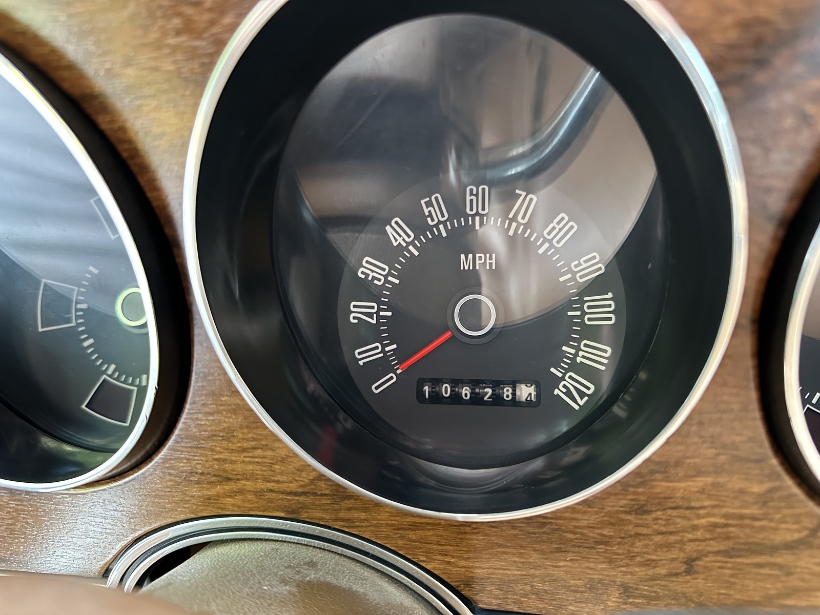 Mercury-Montego-1974-MUSEUM-QUALITY-1-OWNER-5