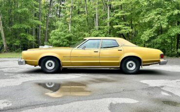 Mercury-Montego-1974-MUSEUM-QUALITY-1-OWNER-9