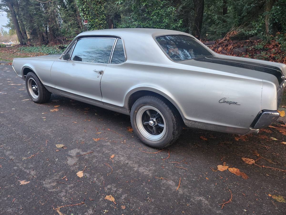 Mercury-cougar-1967-9