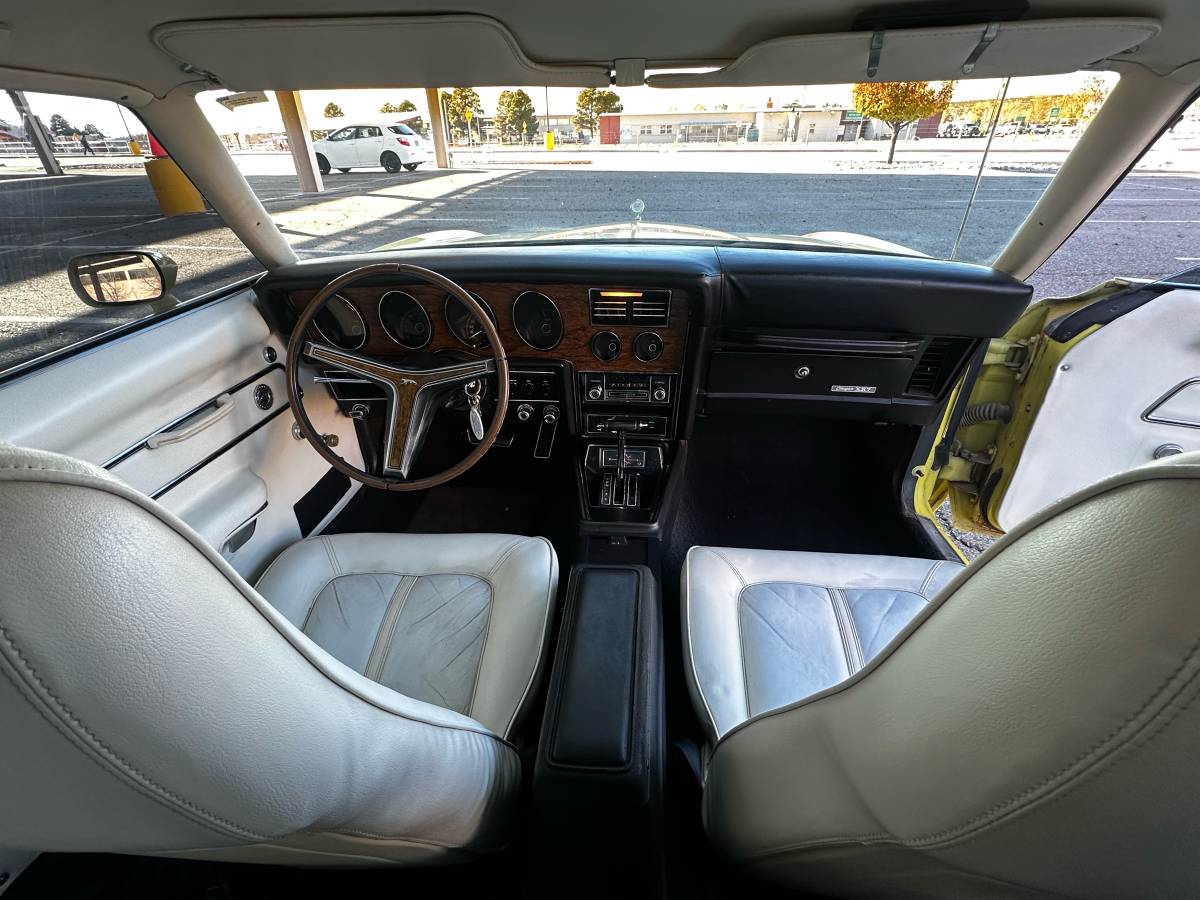 Mercury-cougar-1971-yellow-13