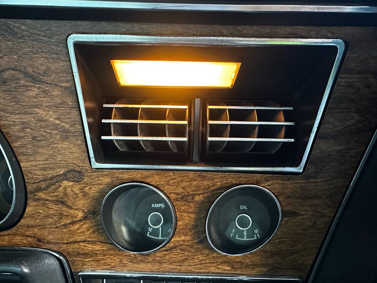 Mercury-cougar-1971-yellow-14